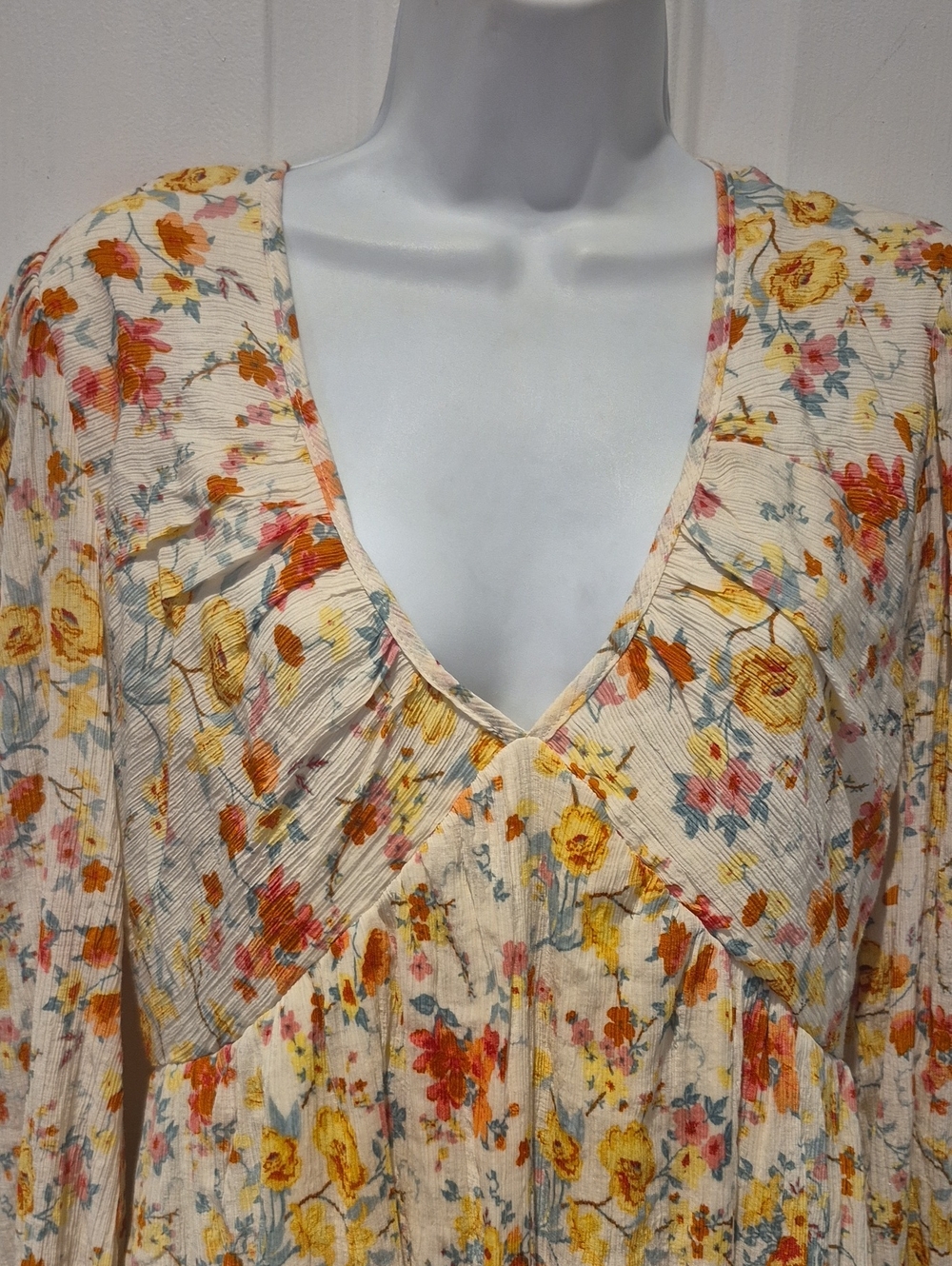 Oak & Trellis Floral V-Neck Long Sleeve Cream Dress size L - Picture 2 of 10